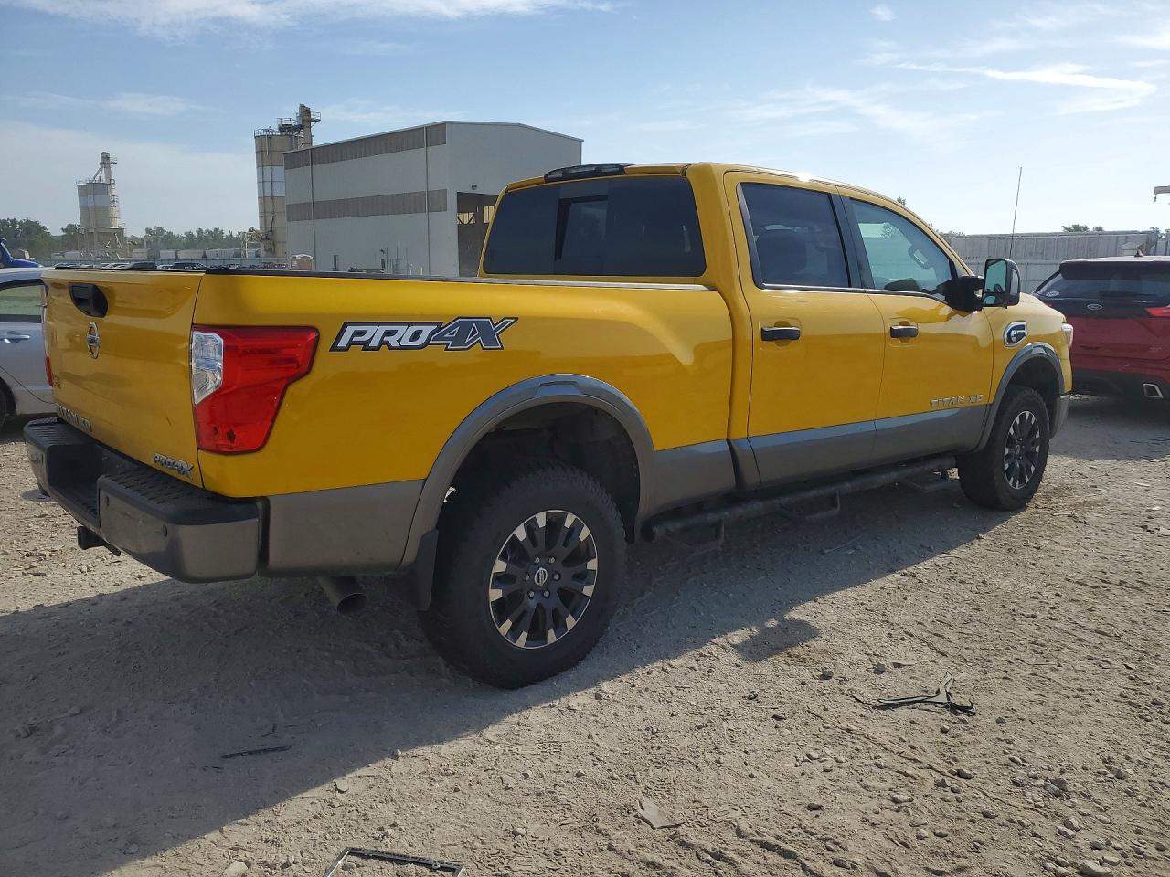 2017 NISSAN TITAN XD PRO-4X — снимка 3