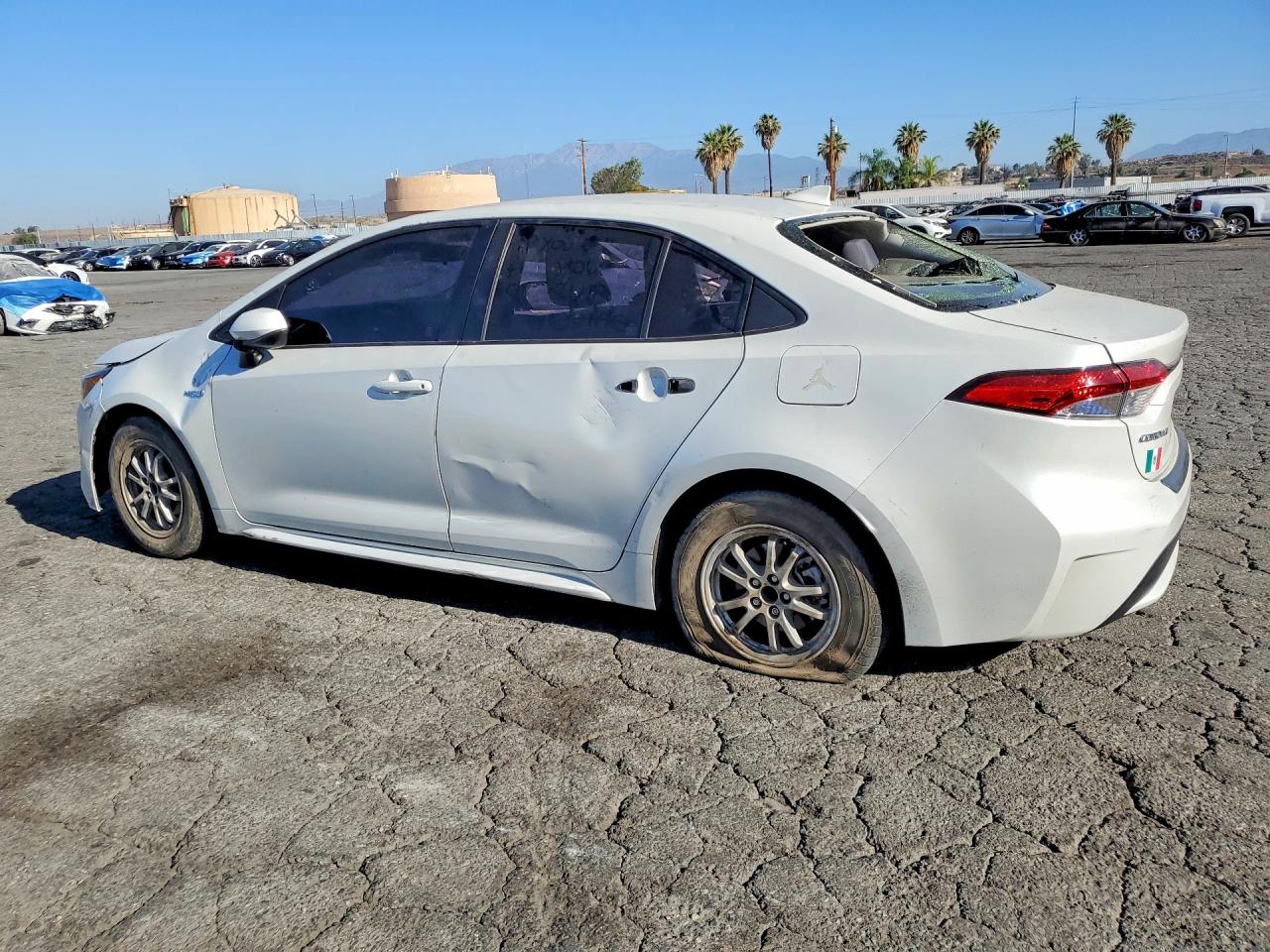 2021 TOYOTA COROLLA LE — снимка 2