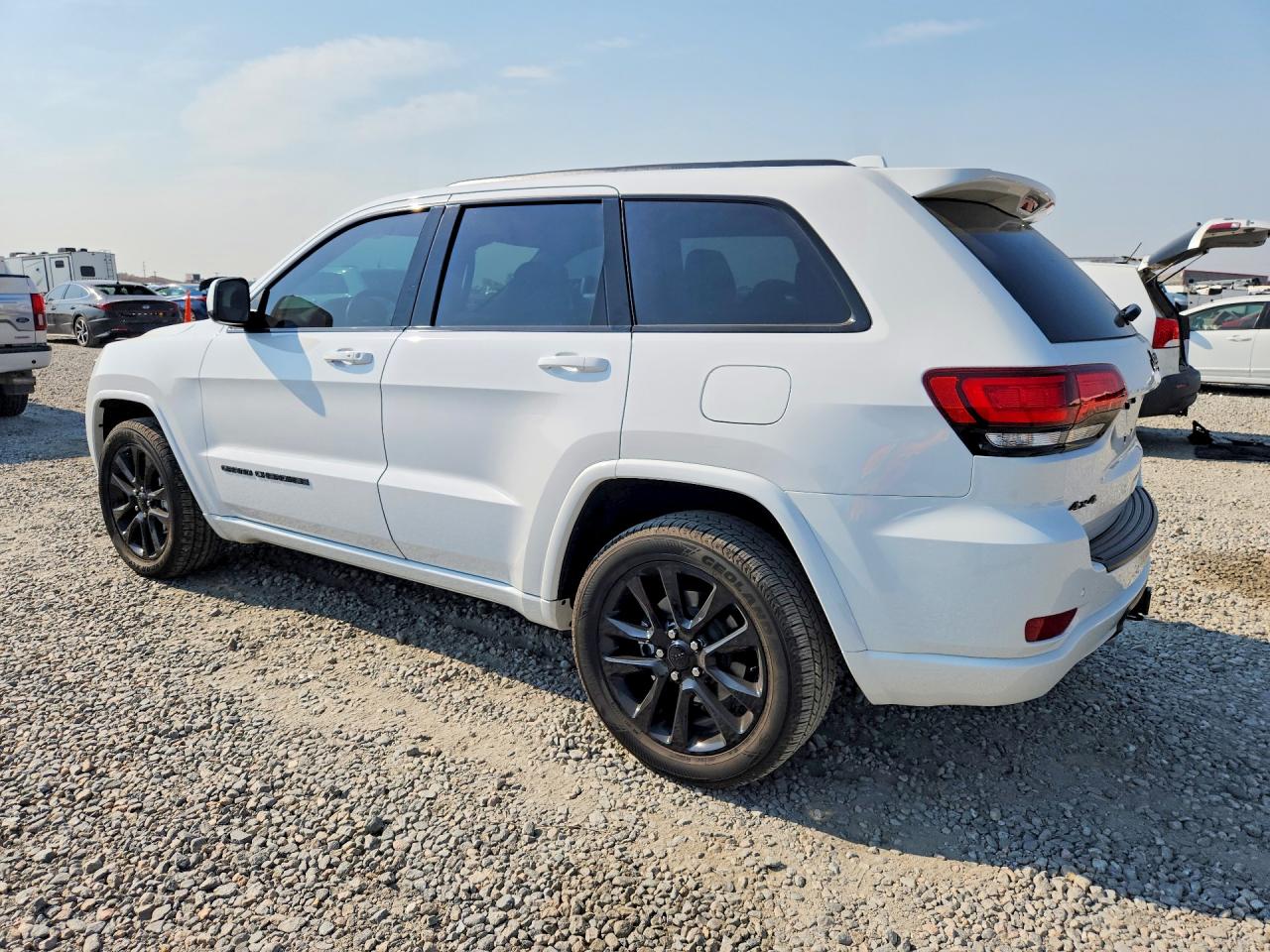 2020 JEEP GRAND CHEROKEE LAREDO — снимка 2