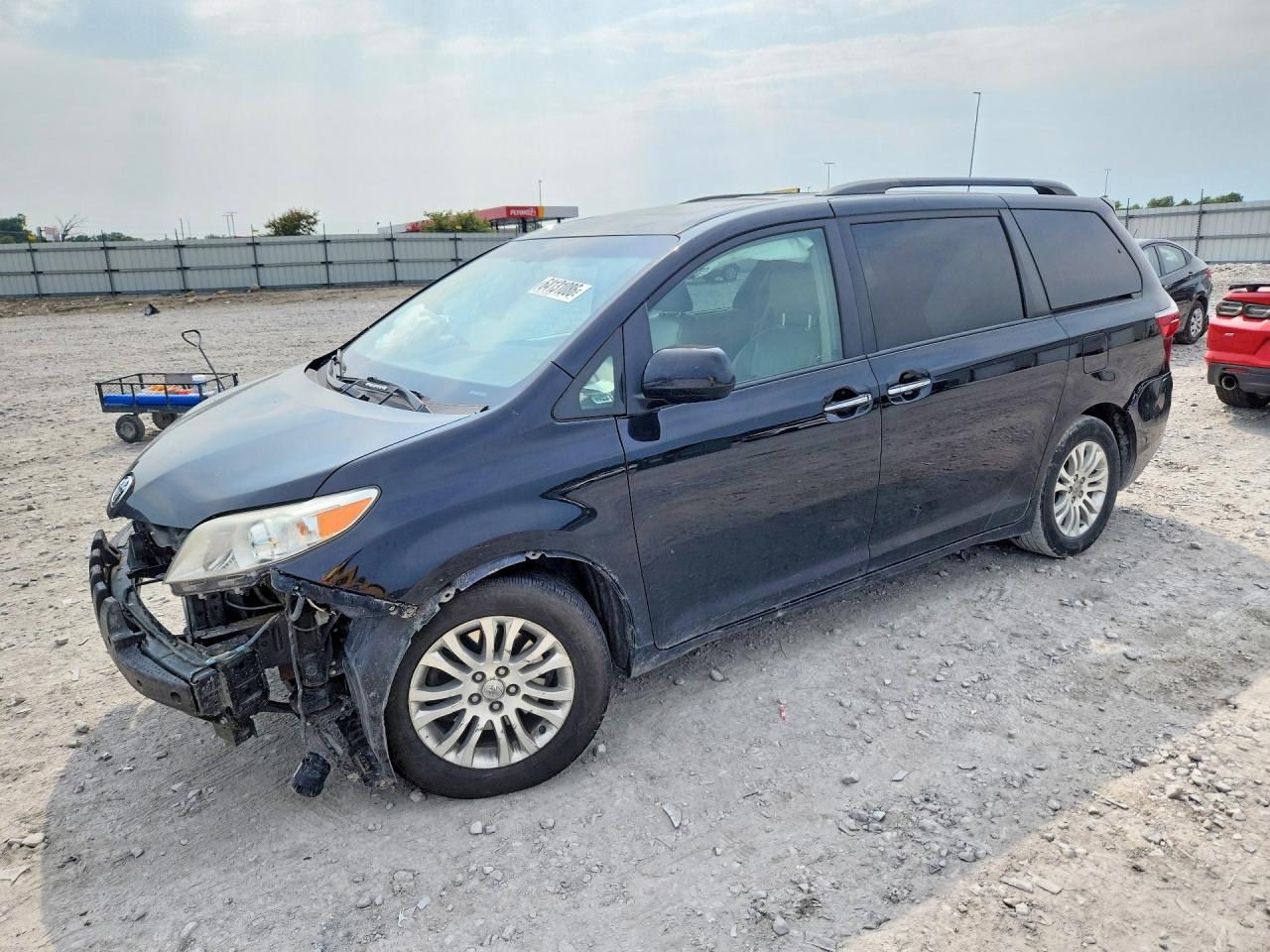 2016 TOYOTA SIENNA XLE PREMIUM 8-PASSENGER