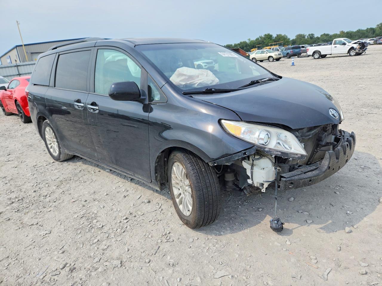 2016 TOYOTA SIENNA XLE PREMIUM 8-PASSENGER — снимка 4