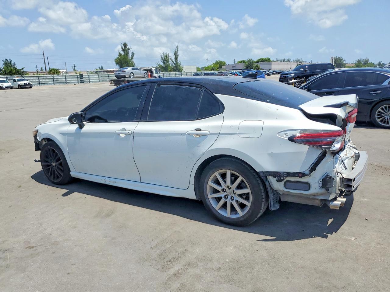 2021 TOYOTA CAMRY XSE — снимка 2