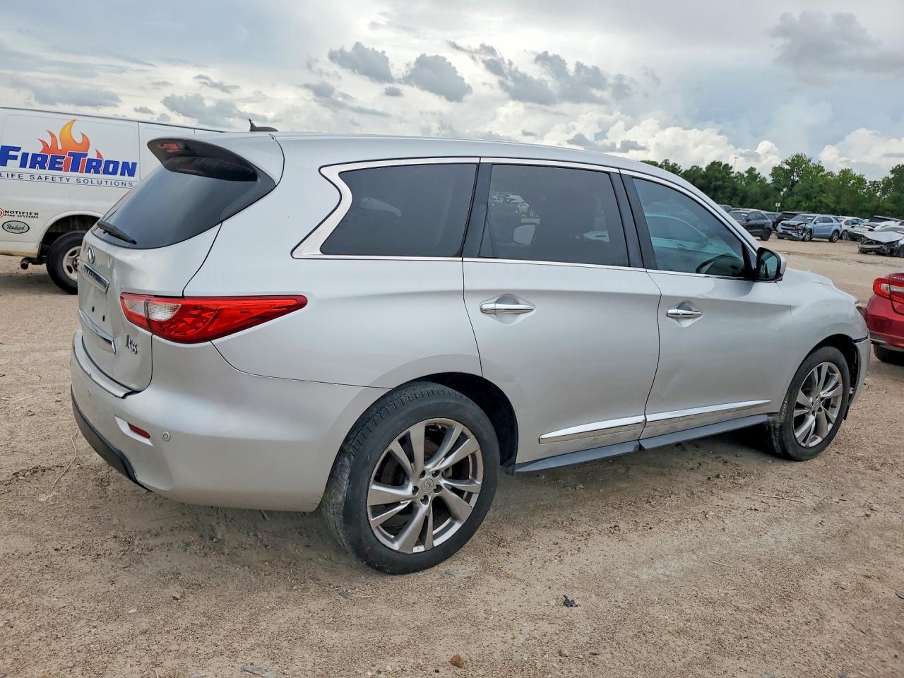2013 INFINITI JX35 BASE — снимка 3