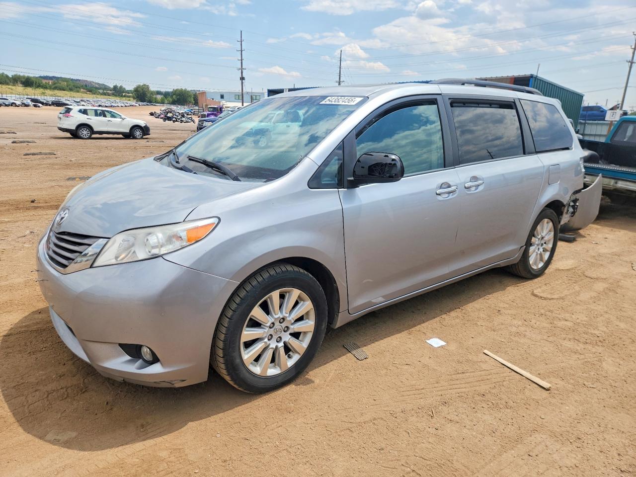 2015 TOYOTA SIENNA XLE PREMIUM 7-PASSENGER