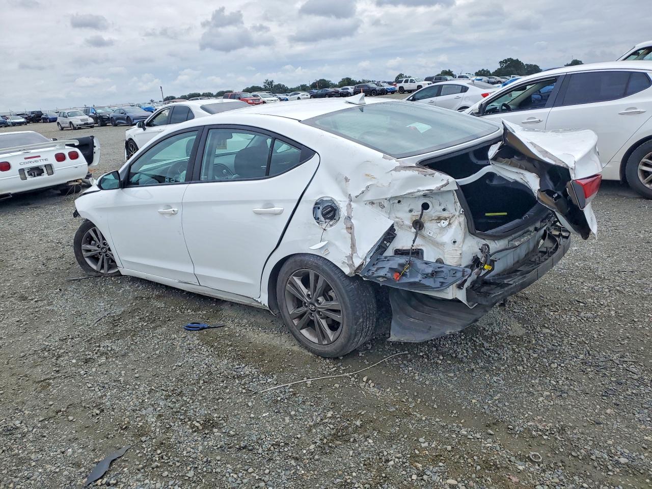 2018 HYUNDAI ELANTRA SEL — снимка 2