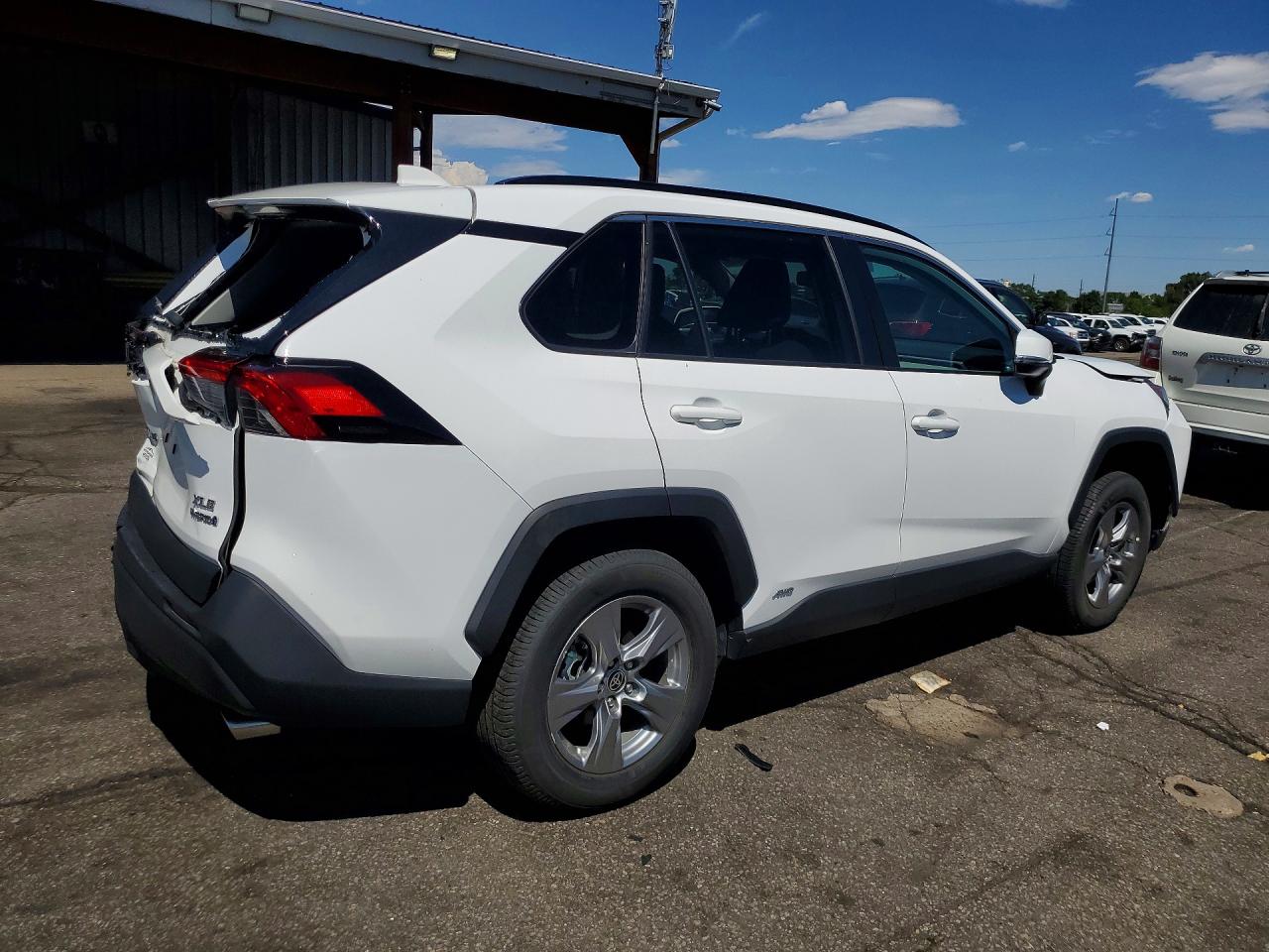 2022 TOYOTA RAV4 XLE — снимка 3