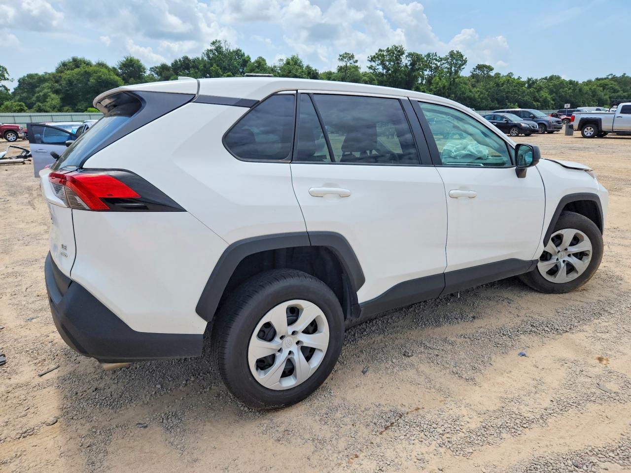 2024 TOYOTA RAV4 LE — снимка 3