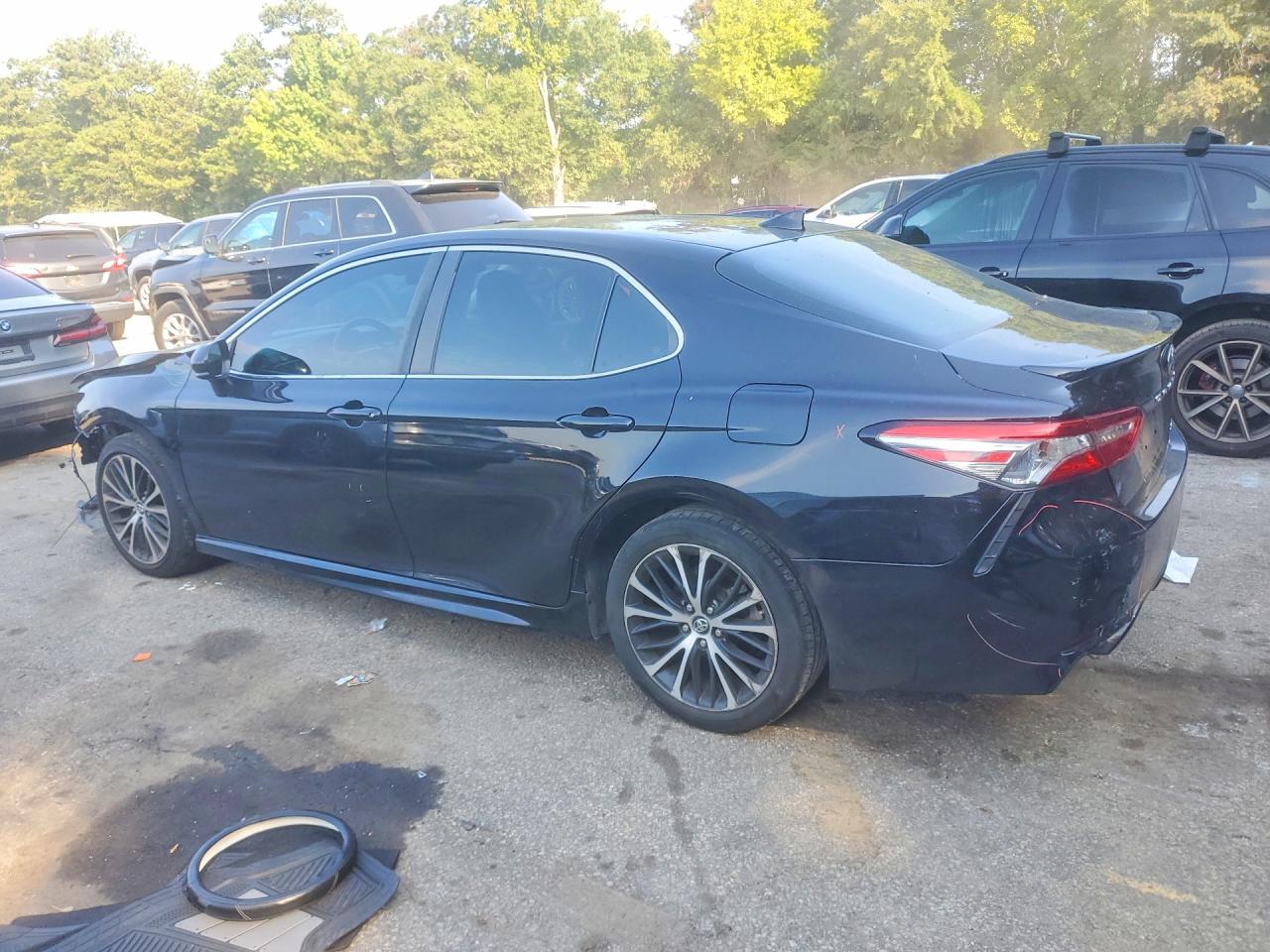2019 TOYOTA CAMRY SE — снимка 2