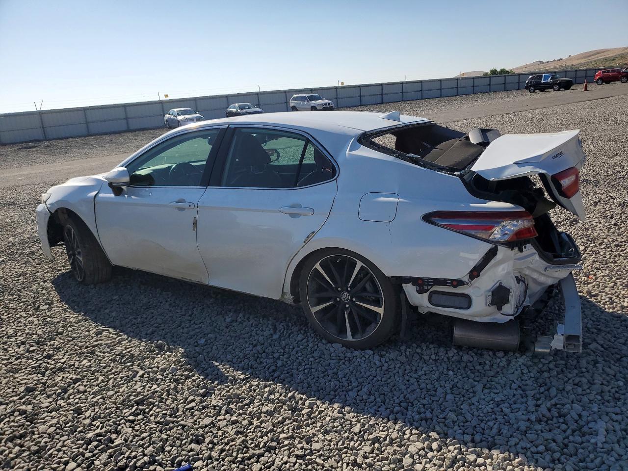 2019 TOYOTA CAMRY XSE — снимка 2