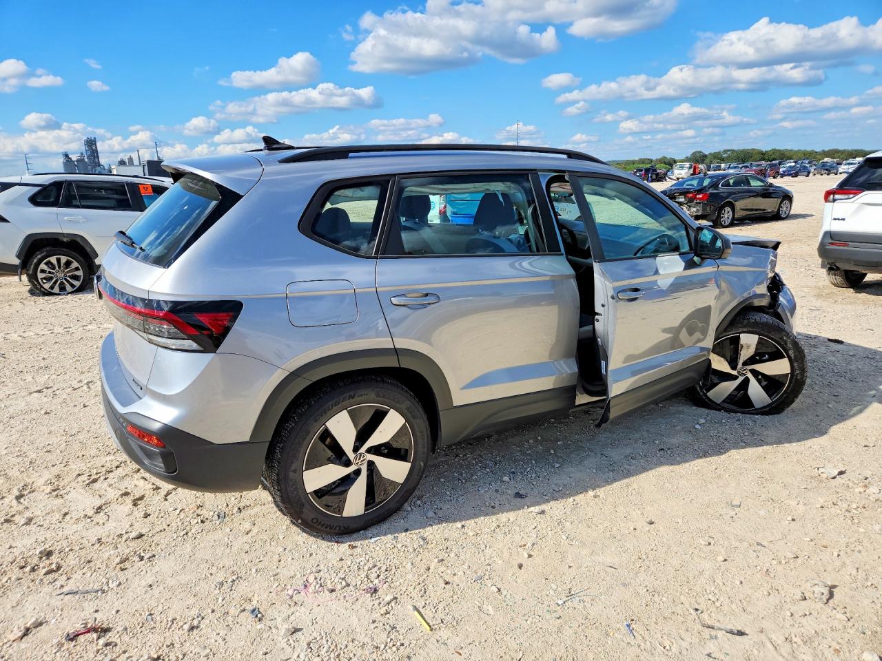 2026 VOLKSWAGEN TAOS S — снимка 3