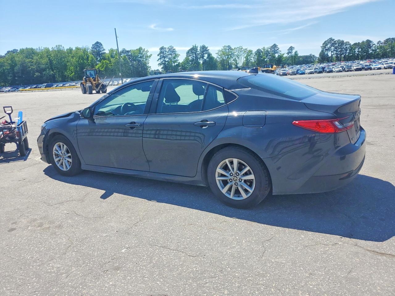 2025 TOYOTA CAMRY LE — снимка 2
