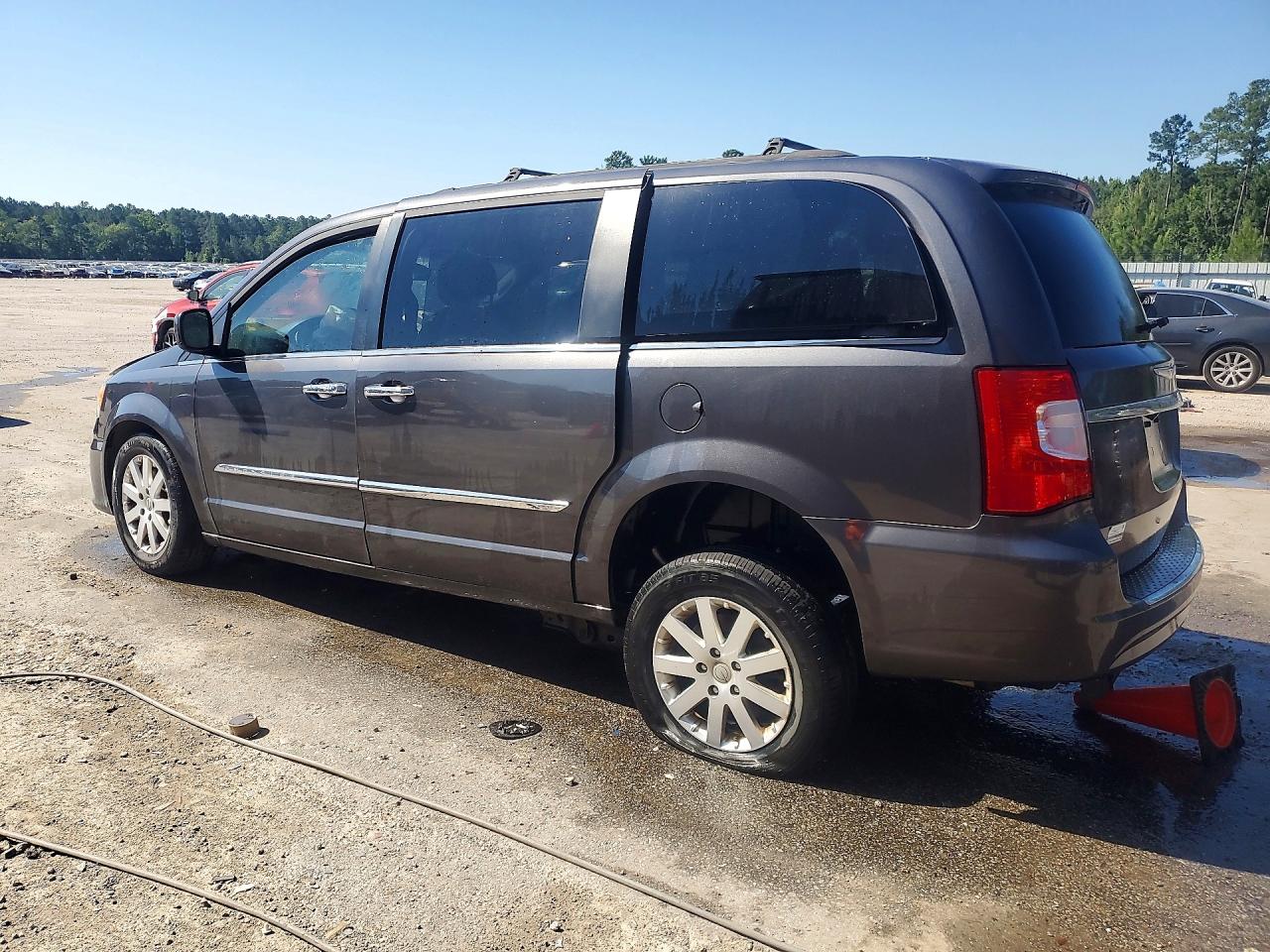 2016 CHRYSLER TOWN & COUNTRY TOURING — снимка 2