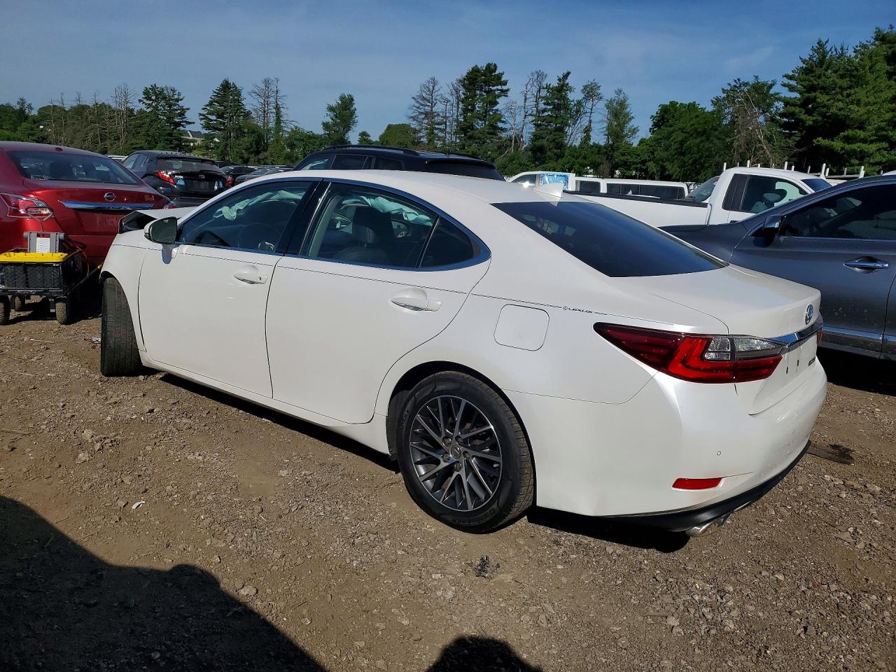 2016 LEXUS ES 350 — снимка 2
