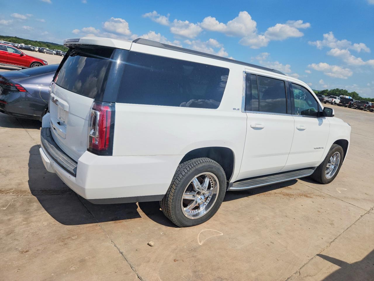 2017 GMC YUKON XL C1500 SLE — снимка 3