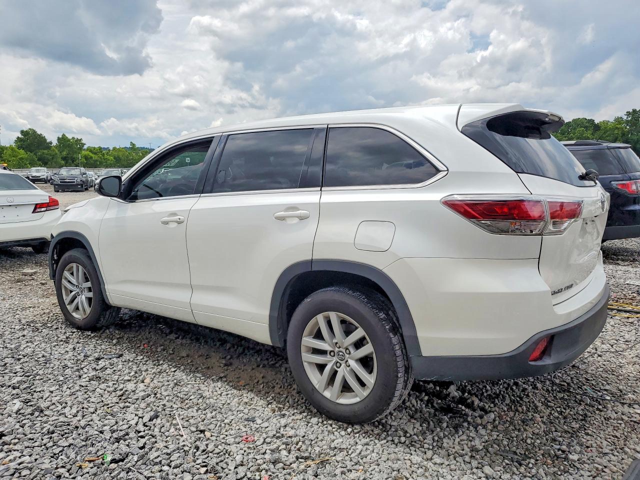 2016 TOYOTA HIGHLANDER LE — снимка 2
