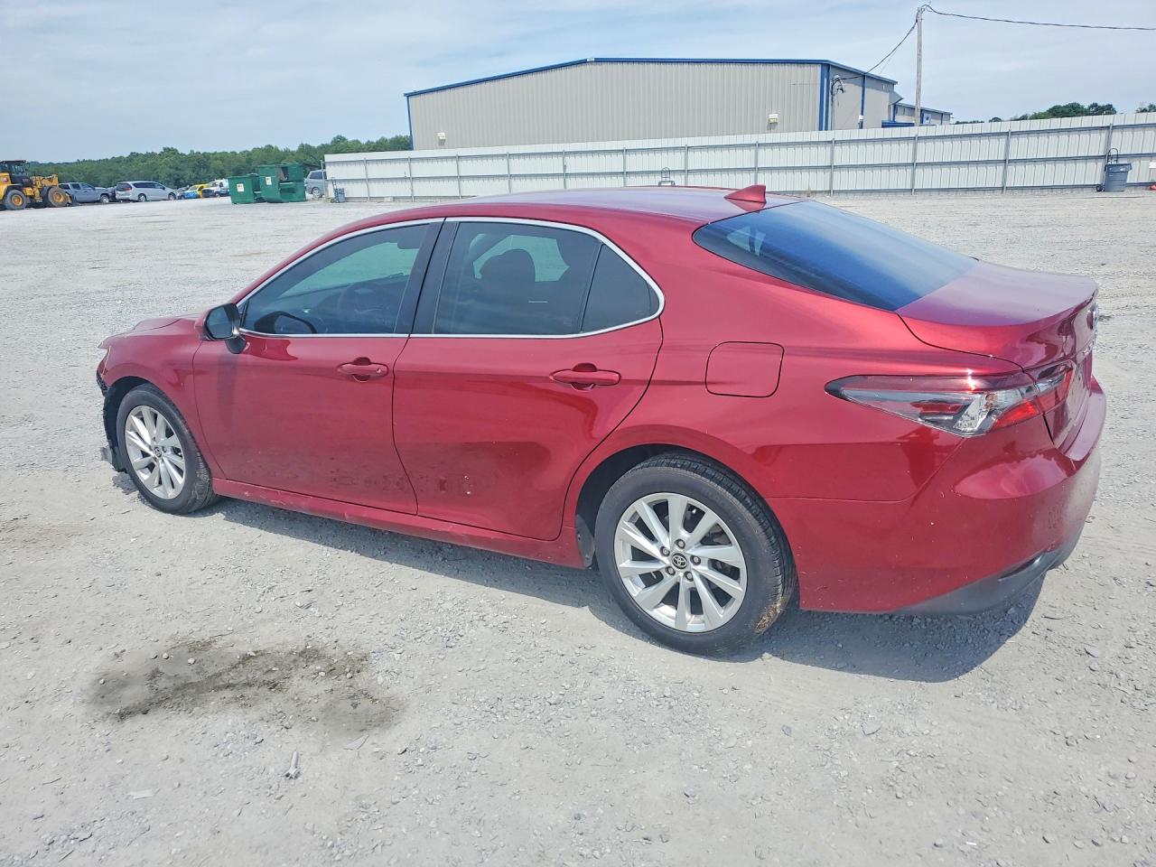 2021 TOYOTA CAMRY LE — снимка 2