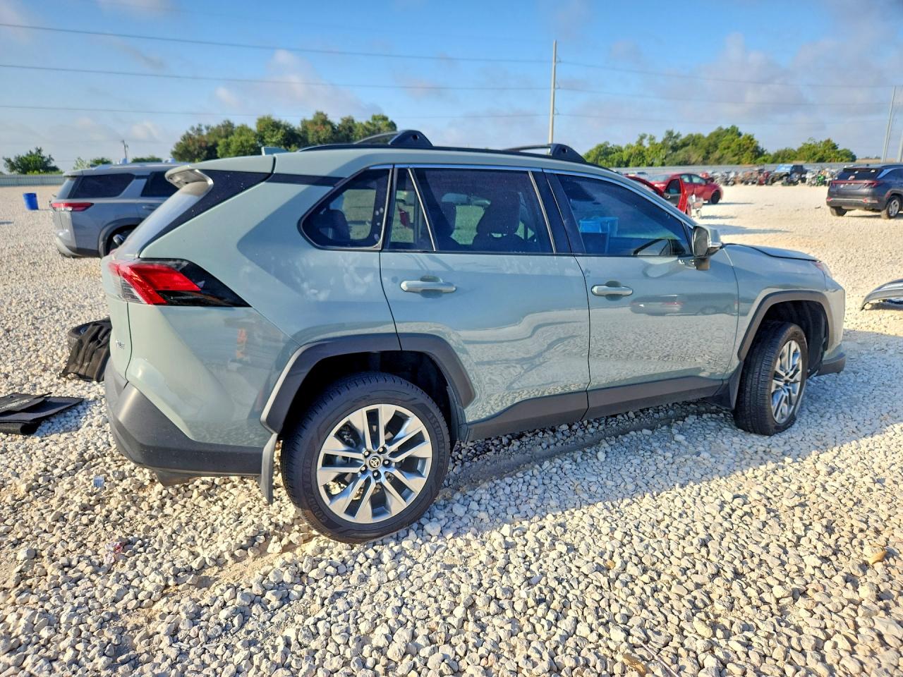 2023 TOYOTA RAV4 XLE PREMIUM — снимка 3