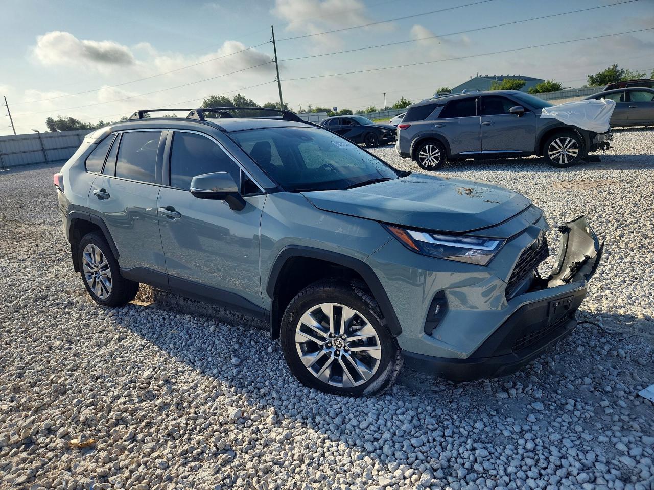 2023 TOYOTA RAV4 XLE PREMIUM — снимка 4