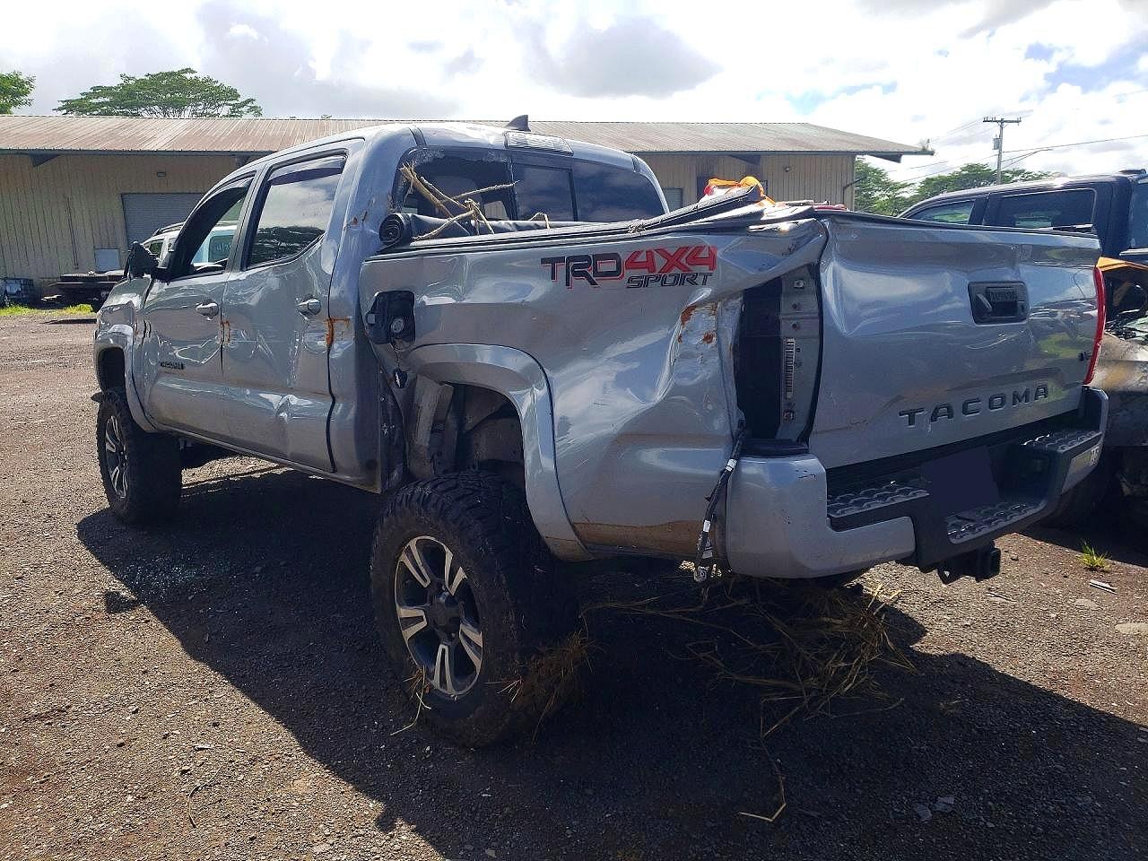 2019 TOYOTA TACOMA — снимка 2