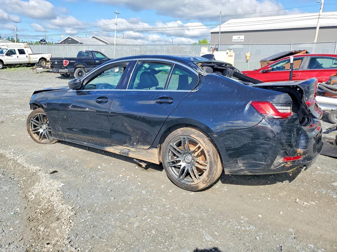 2020 BMW 330XI — снимка 2