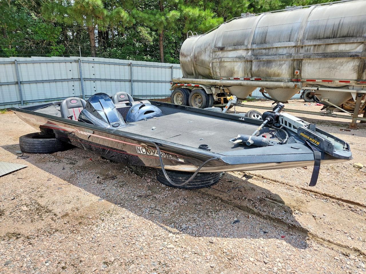 2015 LAND ROVER BOAT