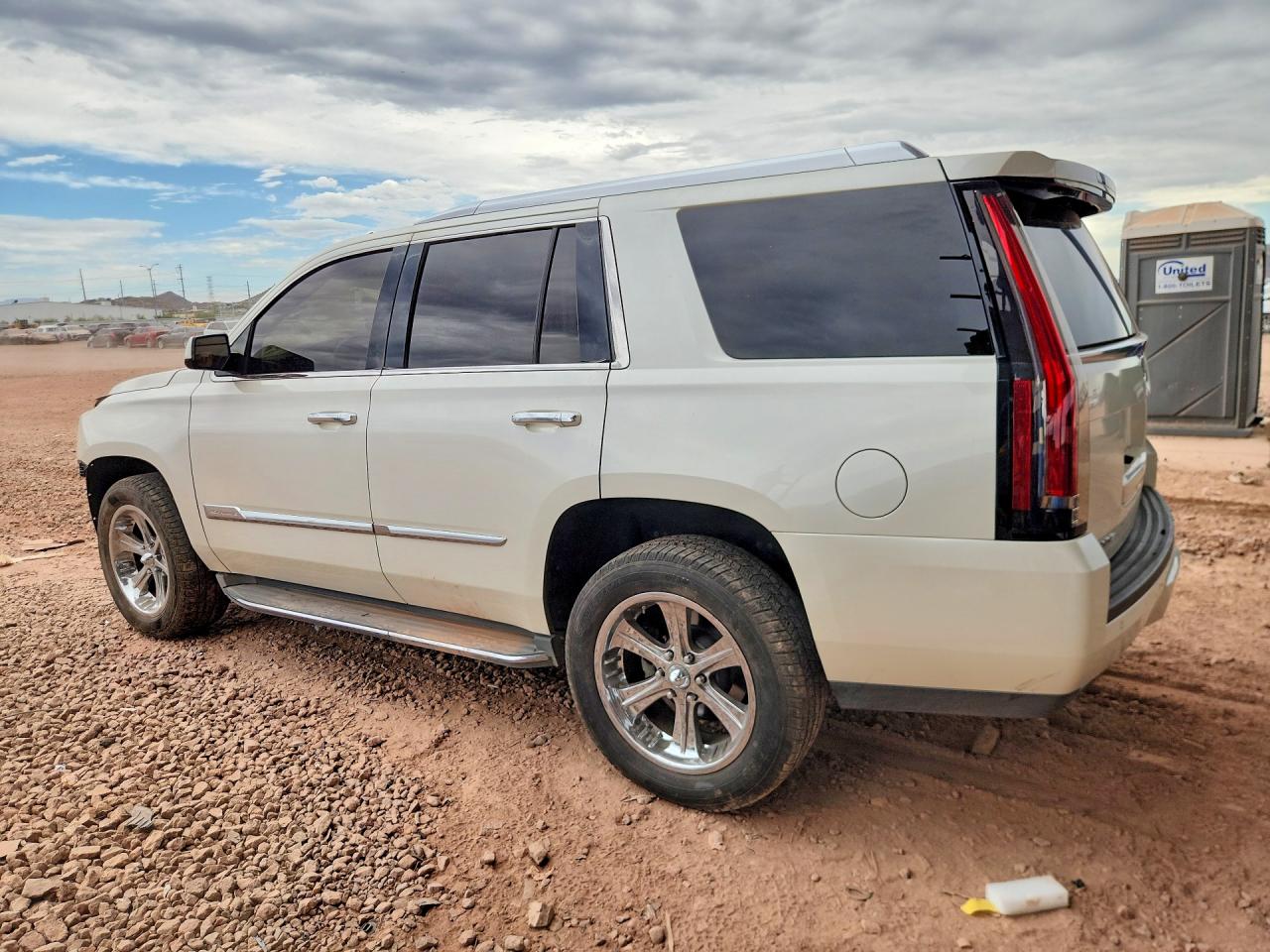 2015 CADILLAC ESCALADE LUXURY — снимка 2