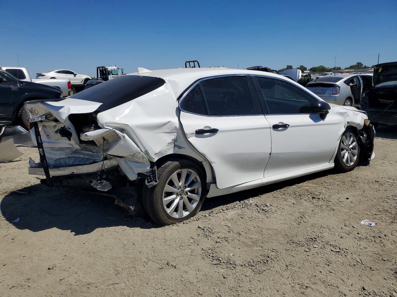 2019 TOYOTA CAMRY LE — снимка 3