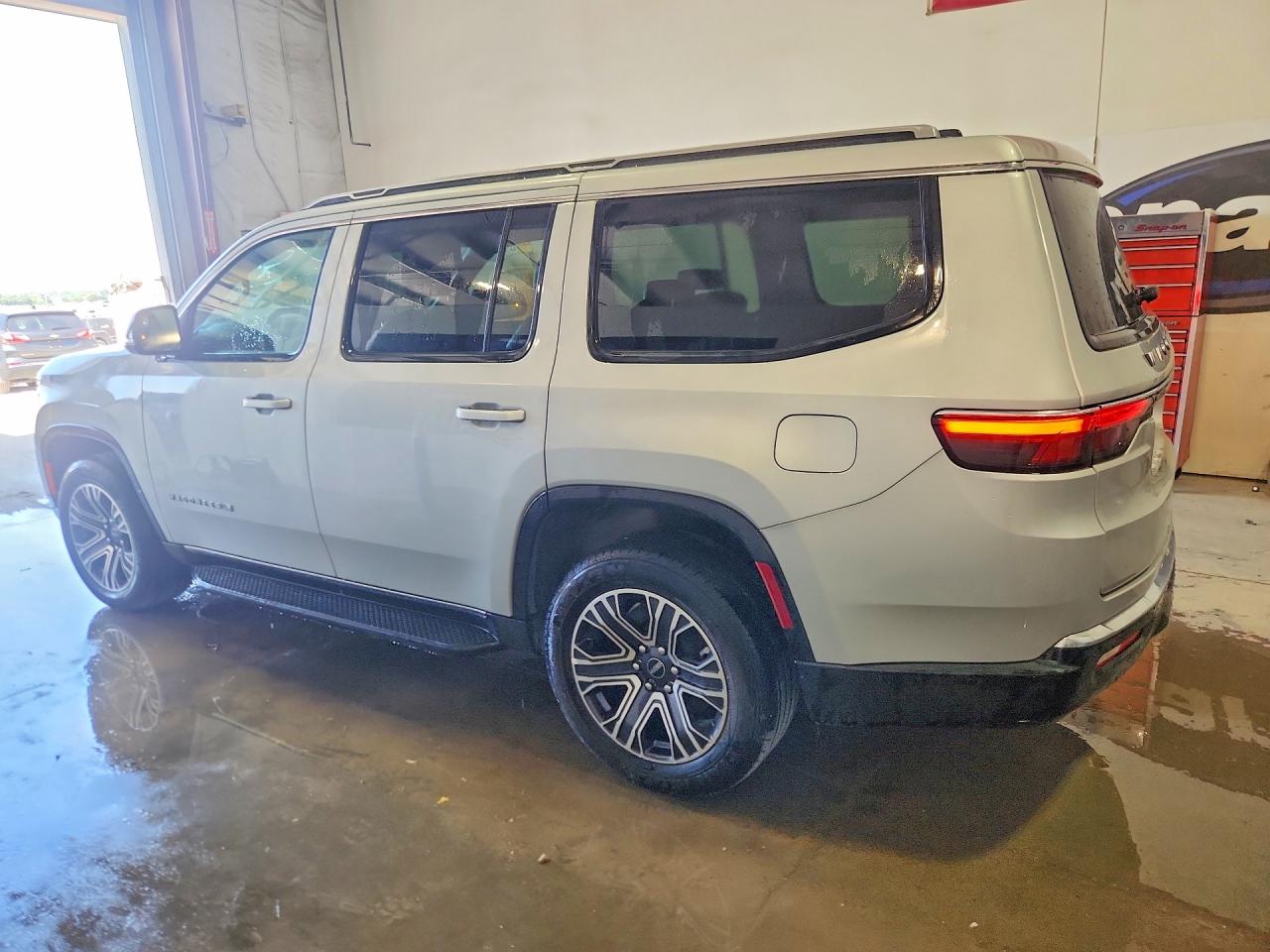 2025 JEEP WAGONEER SERIES II — photo 2