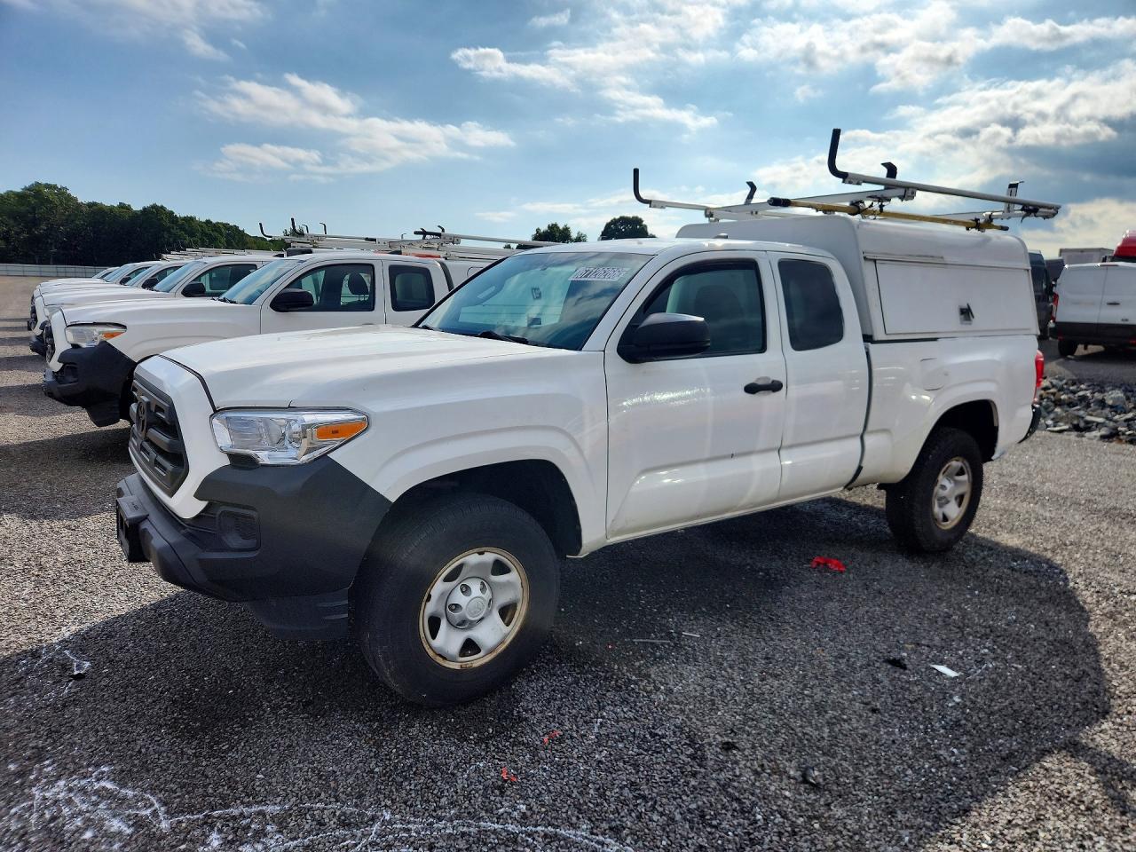 2016 TOYOTA TACOMA SR