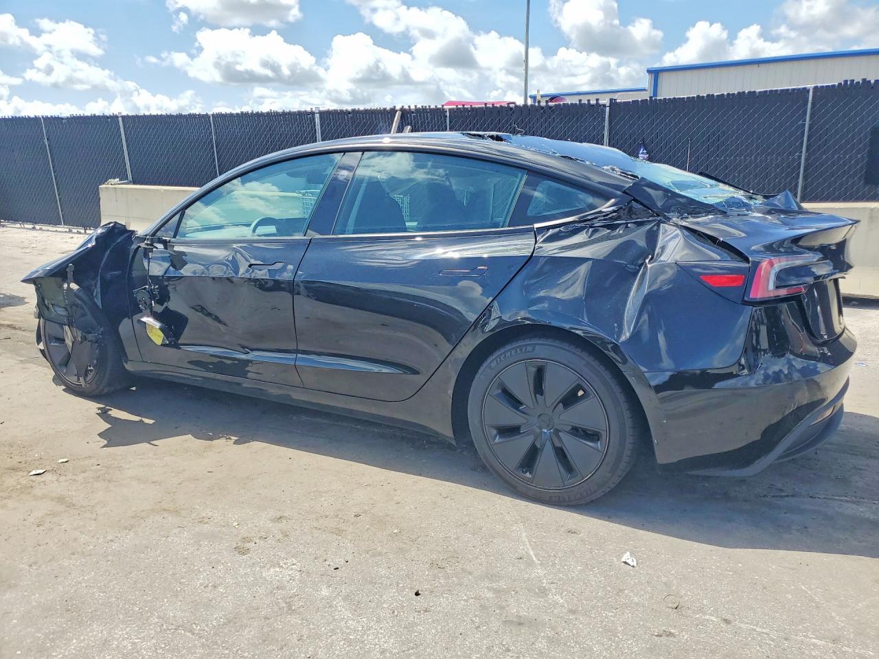 2025 TESLA MODEL 3 — снимка 2