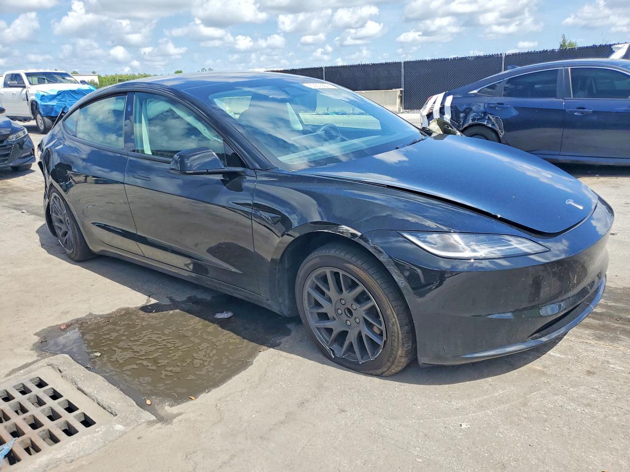 2025 TESLA MODEL 3 — снимка 4