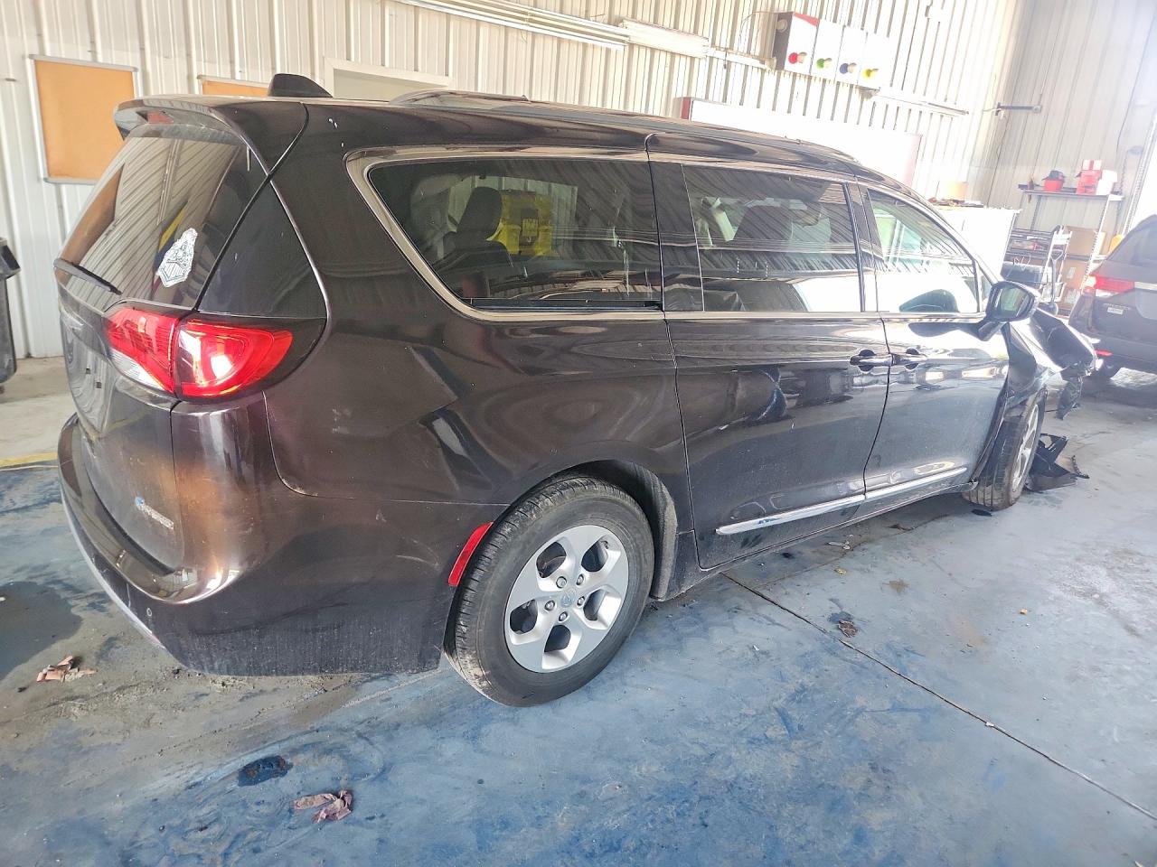 2018 CHRYSLER PACIFICA HYBRID TOURING L — снимка 3
