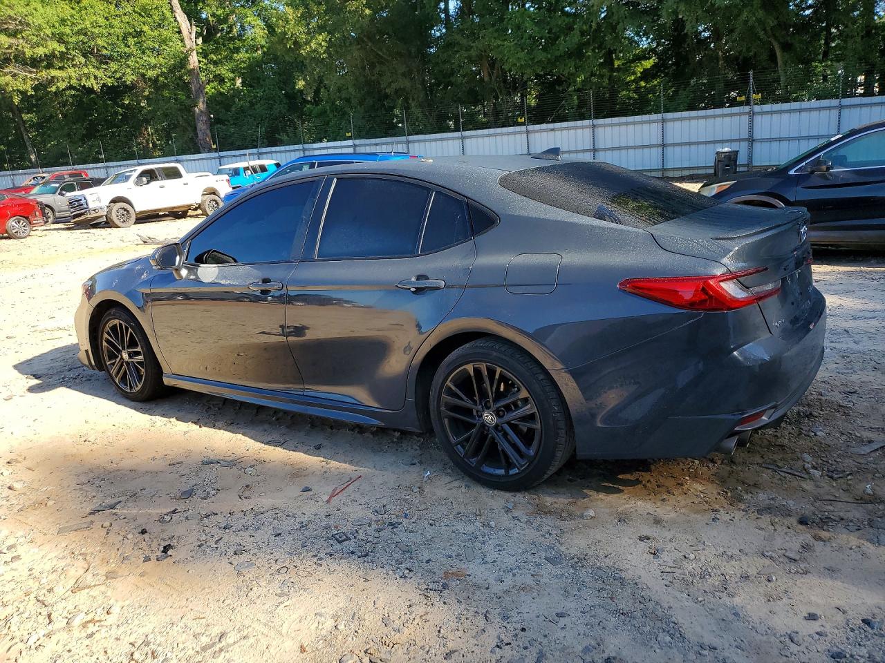 2025 TOYOTA CAMRY SE — снимка 2