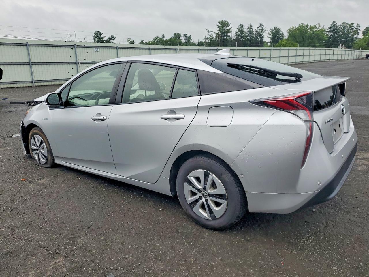 2017 TOYOTA PRIUS TWO — снимка 2
