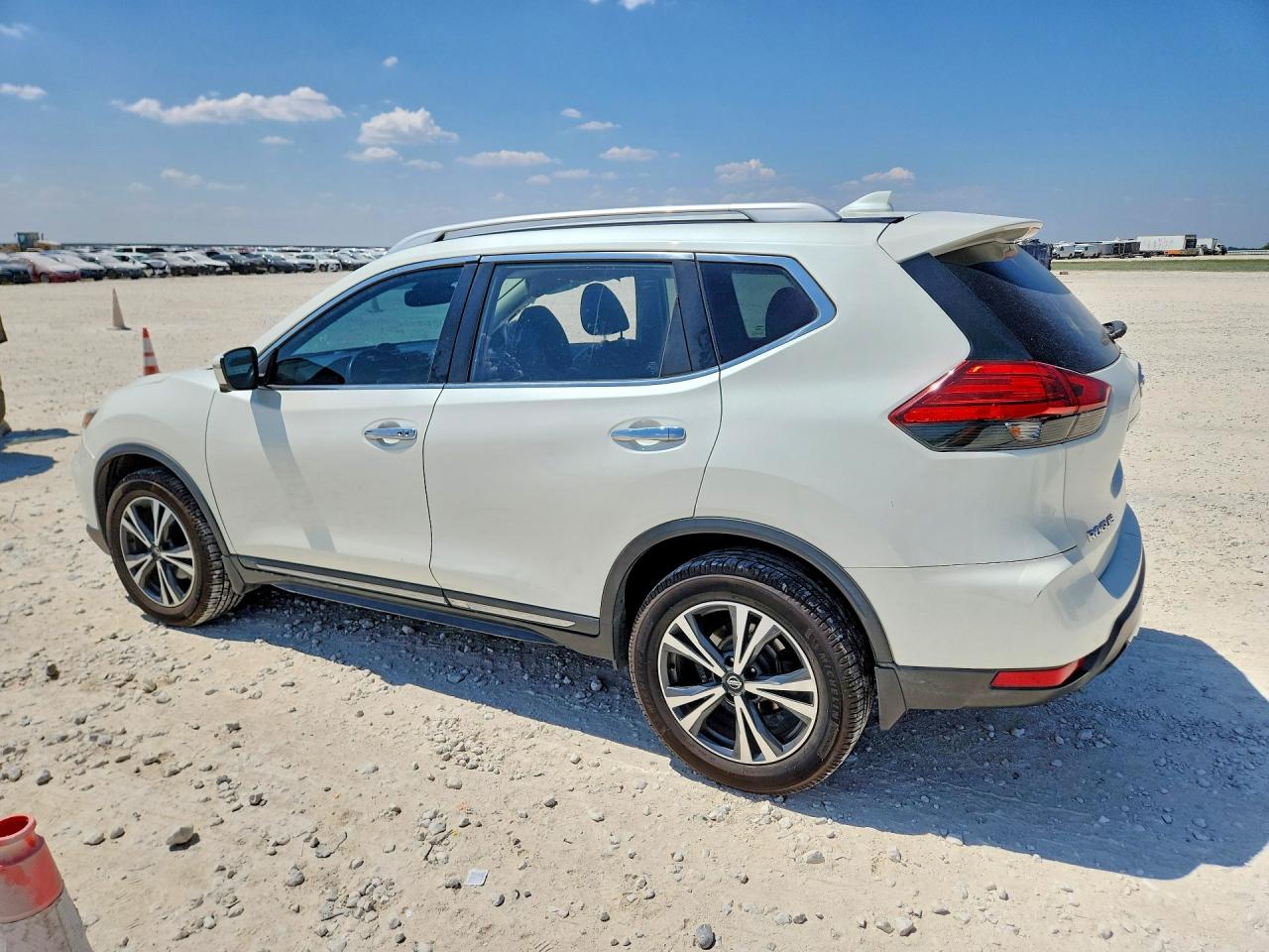 2017 NISSAN ROGUE SL — снимка 2