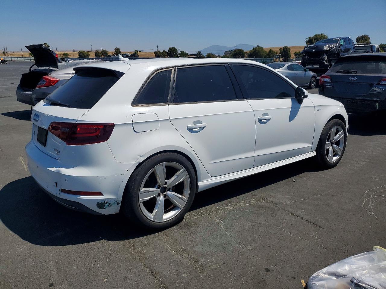 2016 AUDI A3 E-TRON PREMIUM ULTRA — снимка 3