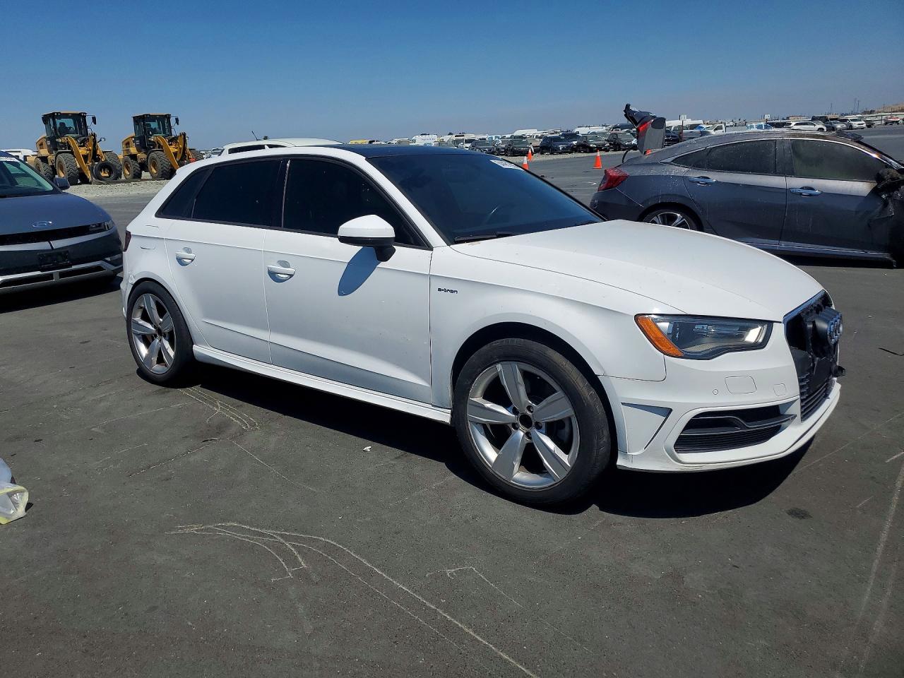 2016 AUDI A3 E-TRON PREMIUM ULTRA — снимка 4