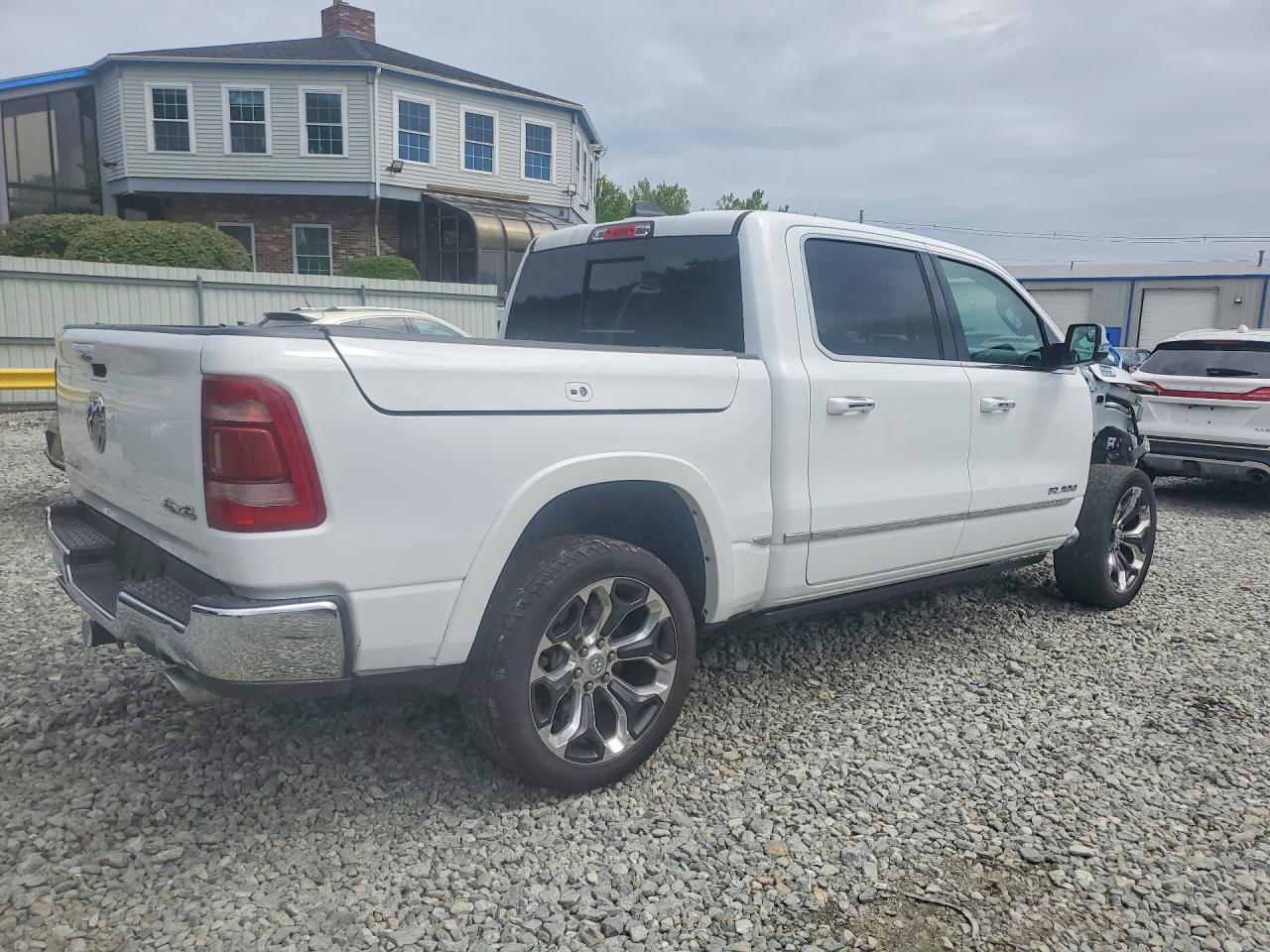2020 RAM 1500 LIMITED — снимка 3
