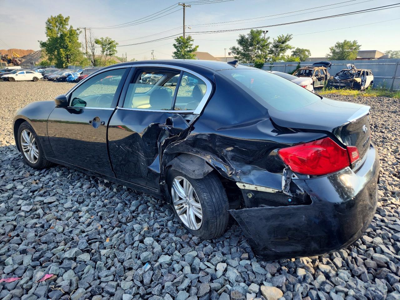 2015 INFINITI Q40 BASE — снимка 2