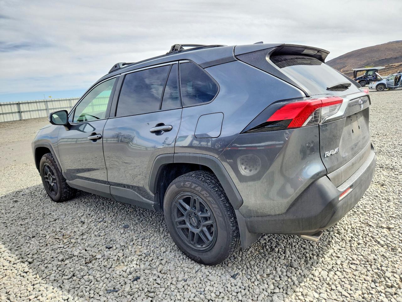 2019 TOYOTA RAV4 XLE — снимка 2