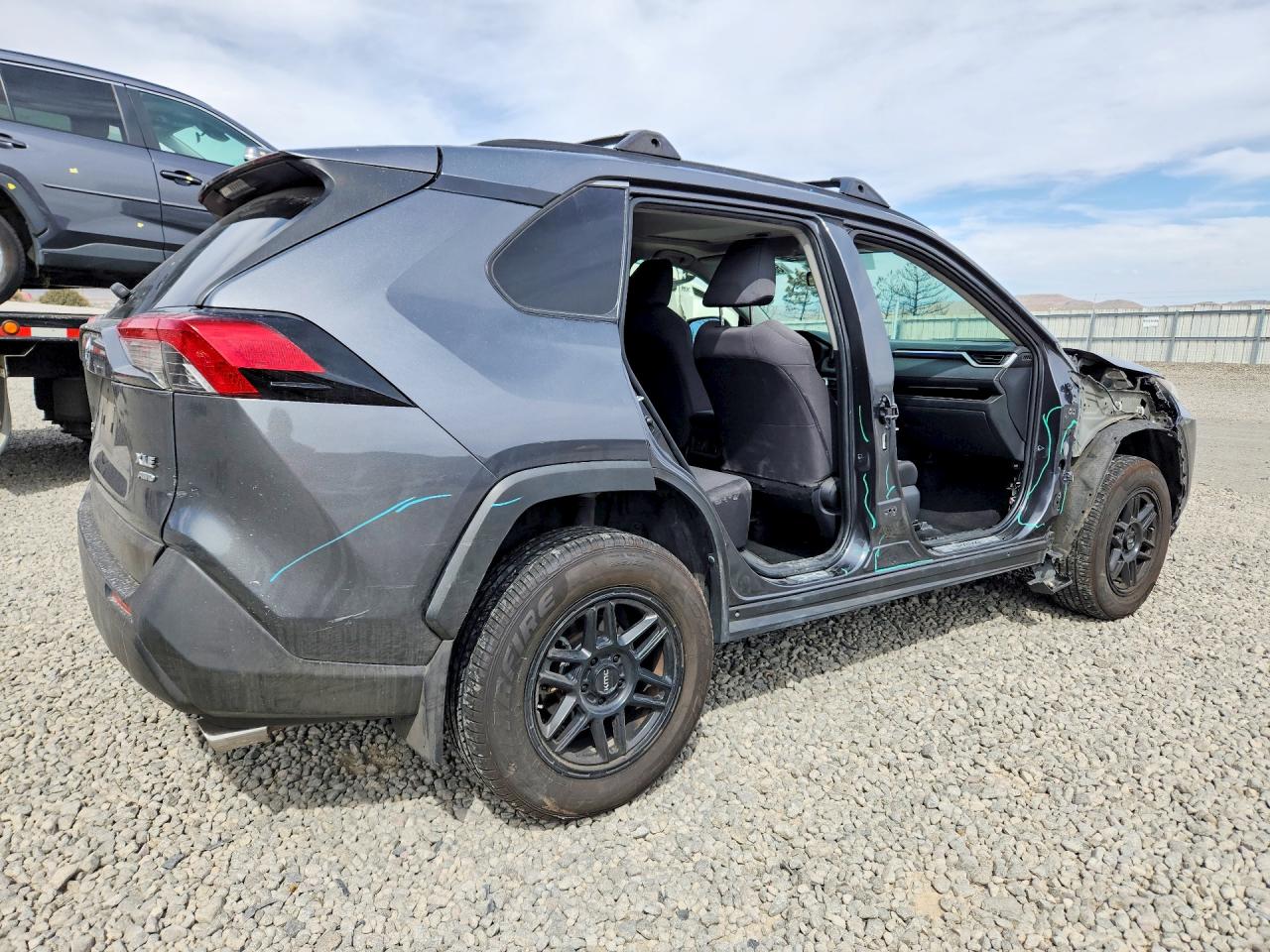 2019 TOYOTA RAV4 XLE — снимка 3
