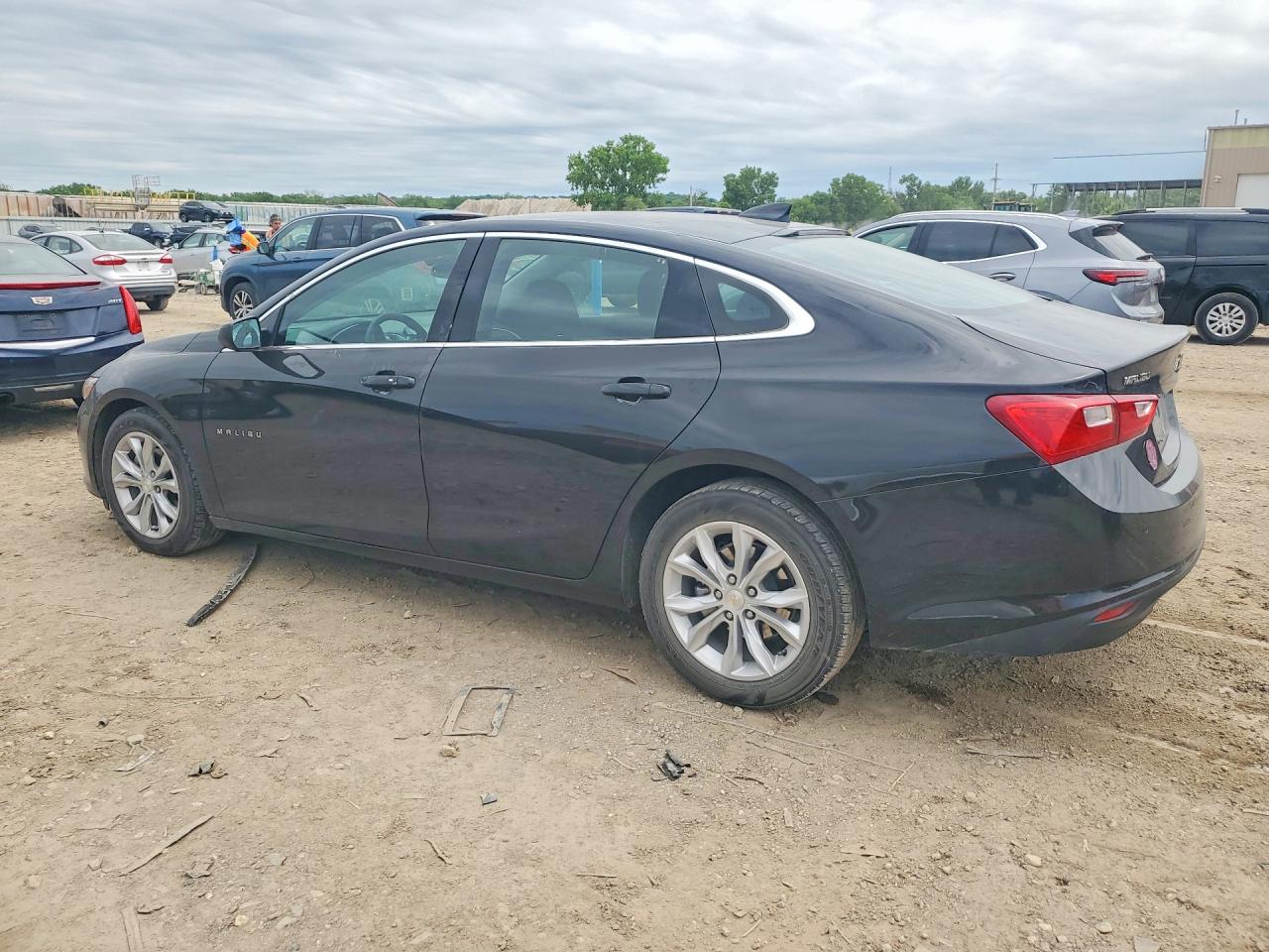 2024 CHEVROLET MALIBU LT — снимка 2