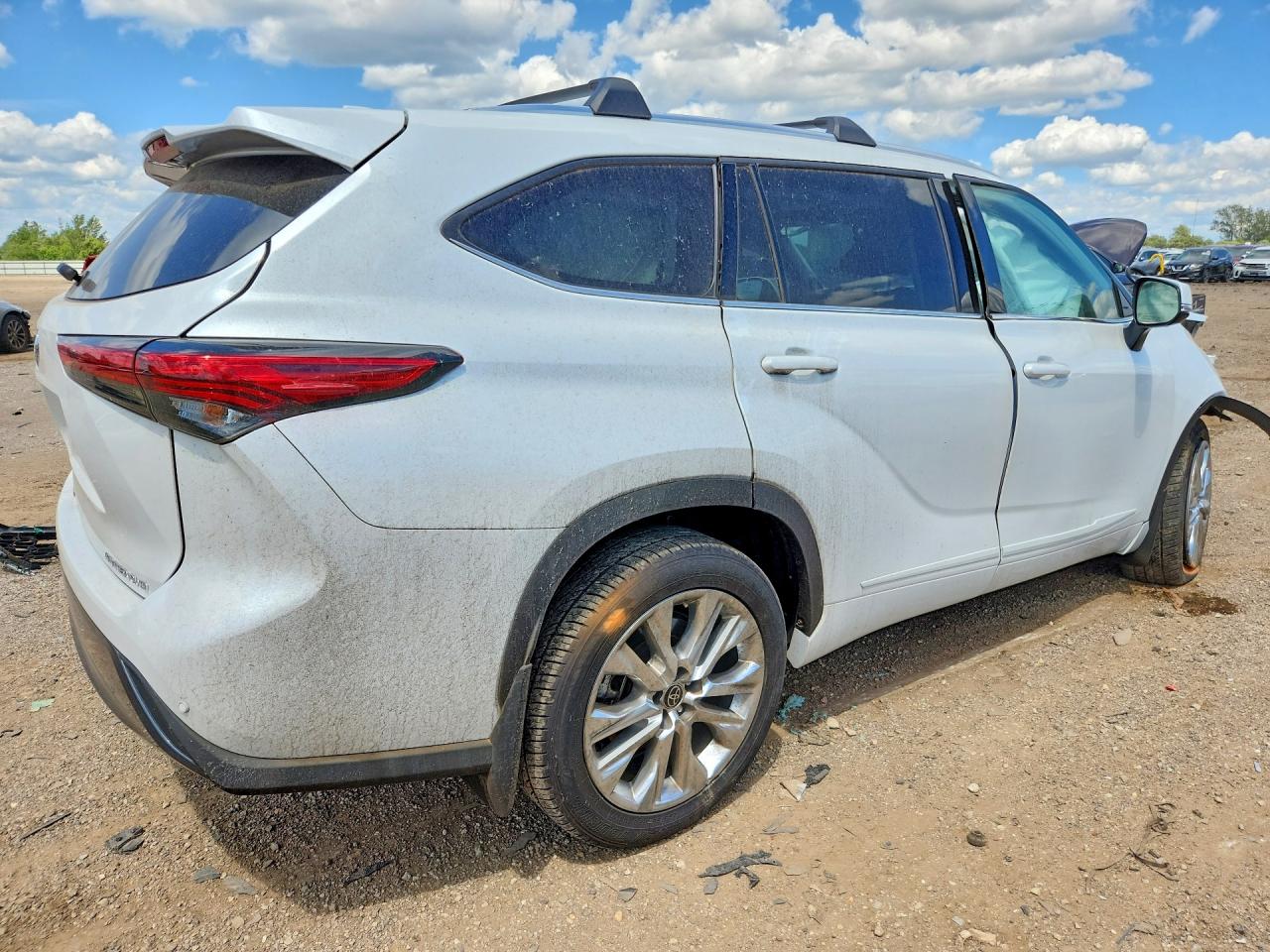 2022 TOYOTA HIGHLANDER LIMITED — снимка 3