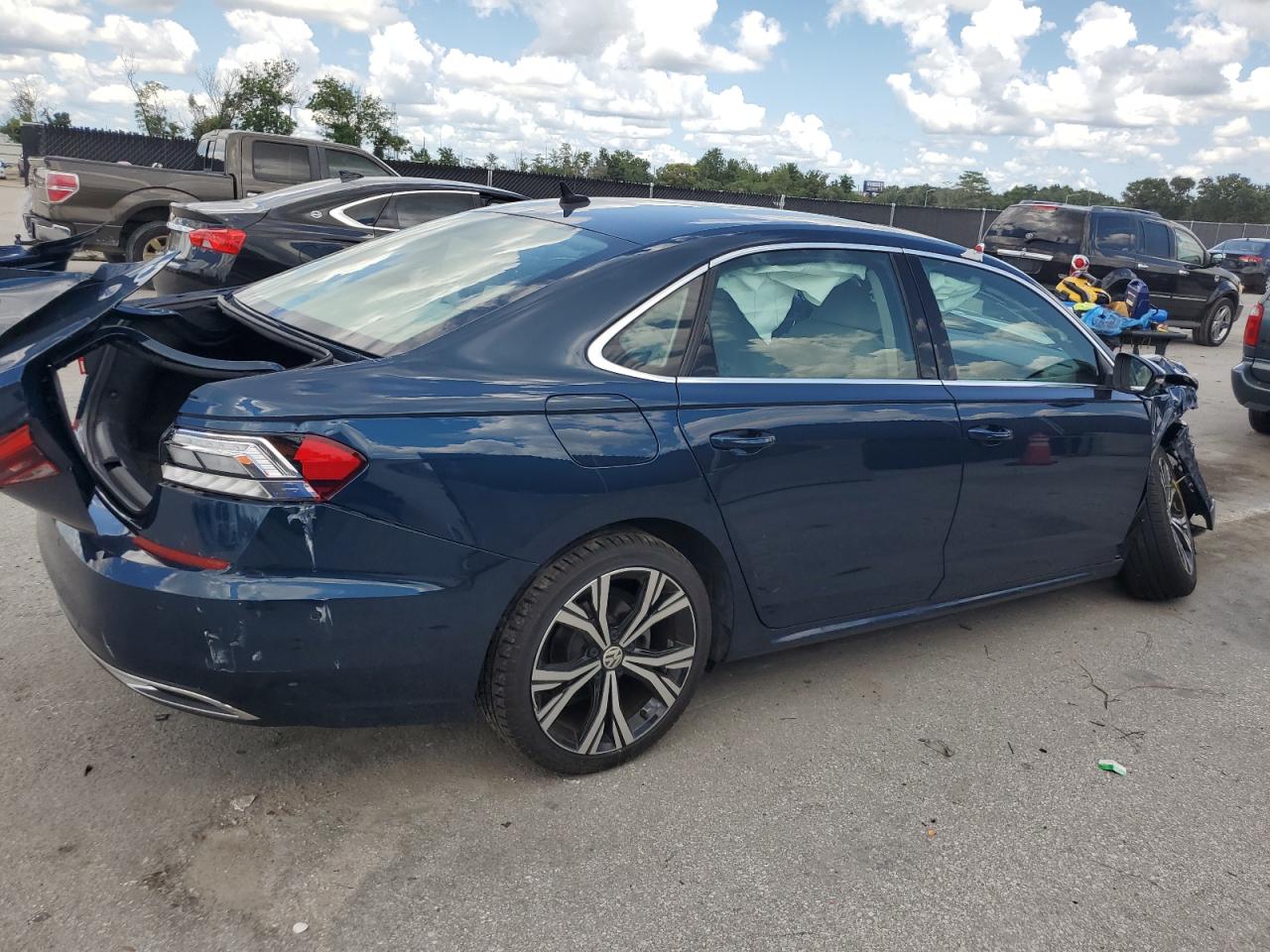 2020 VOLKSWAGEN PASSAT SEL — снимка 3