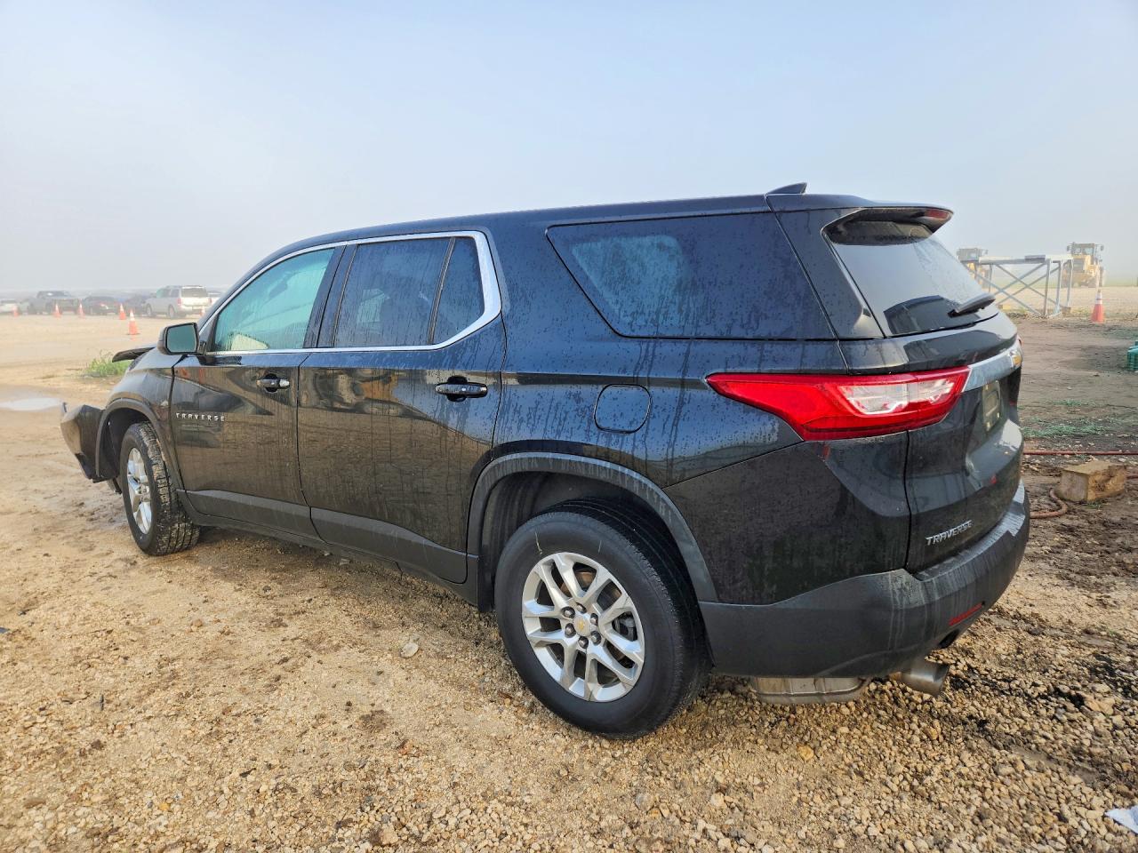 2021 CHEVROLET TRAVERSE LS — снимка 2