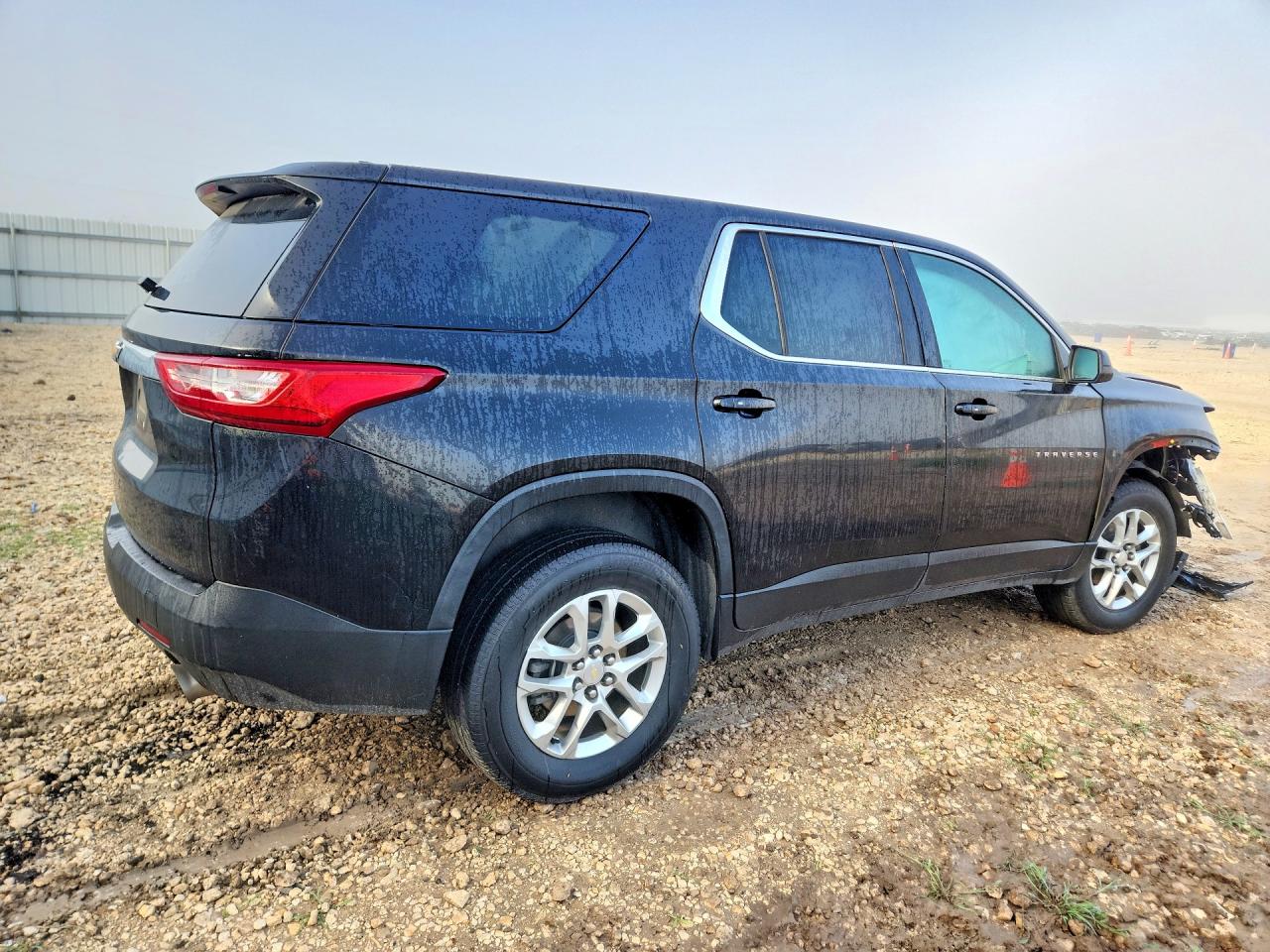 2021 CHEVROLET TRAVERSE LS — снимка 3
