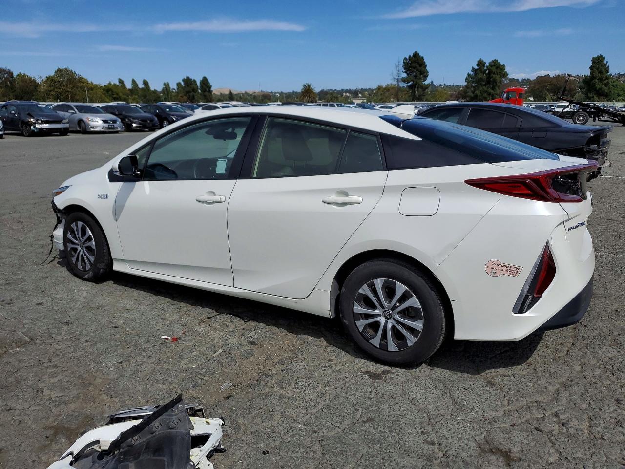 2020 TOYOTA PRIUS PRIME LE — снимка 2