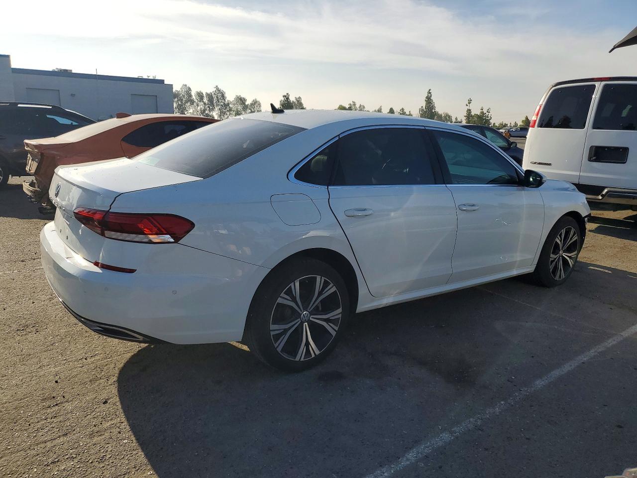 2020 VOLKSWAGEN PASSAT SEL — снимка 3