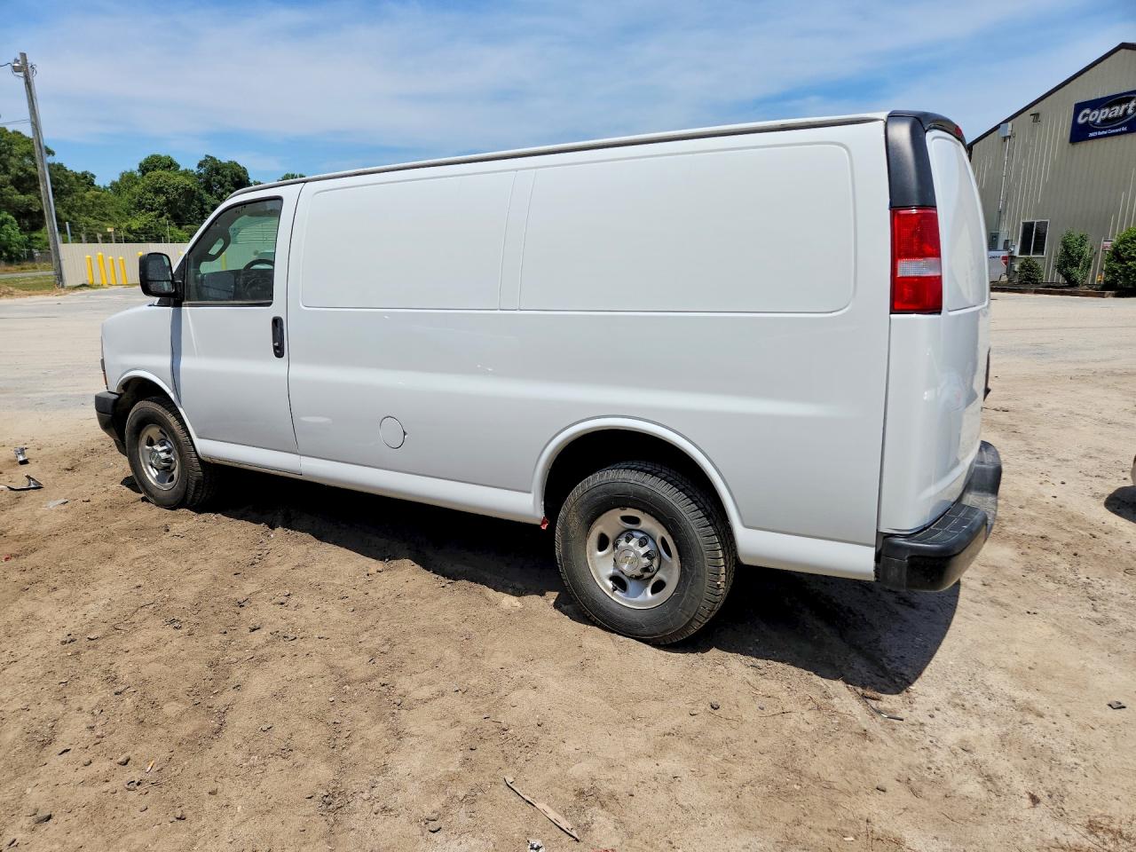 2021 CHEVROLET EXPRESS G2500 — снимка 2