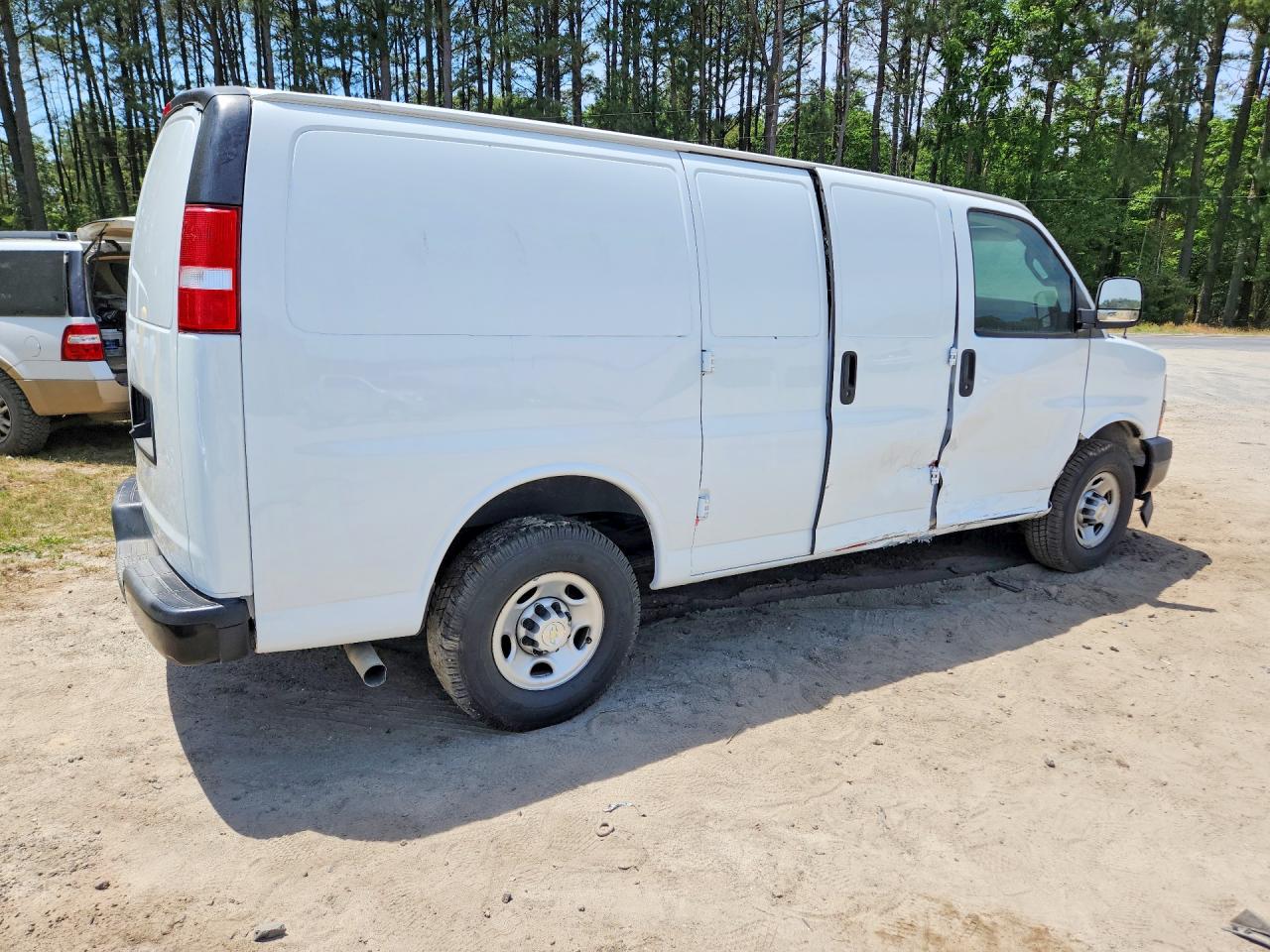 2021 CHEVROLET EXPRESS G2500 — снимка 3
